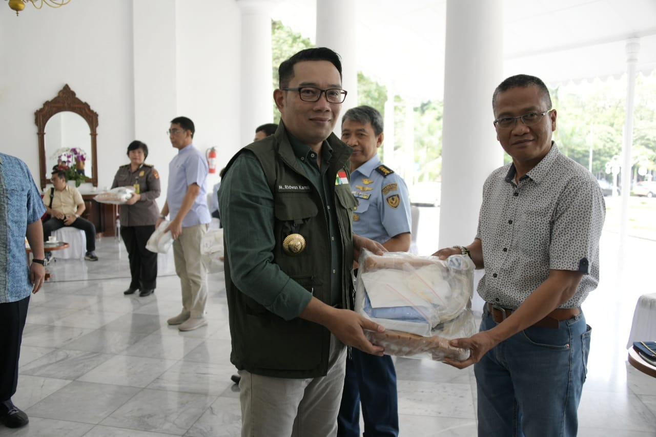 1000 APD Dibagikan untuk Tenaga Medis di 34 Rumah Sakit Rujukan di Jabar