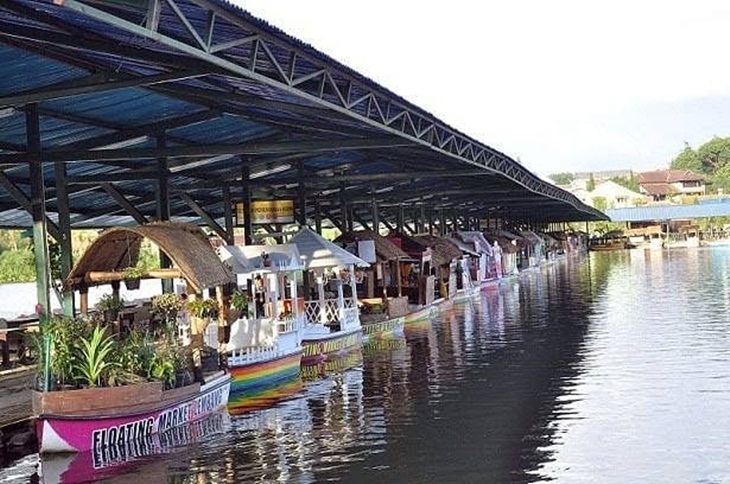 Deretan perahu di Floating Market Lembang. (Foto: instagram.com/wis_nesia)