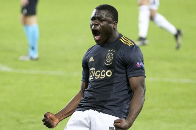 Manchester United Lirik Brian Brobbey
