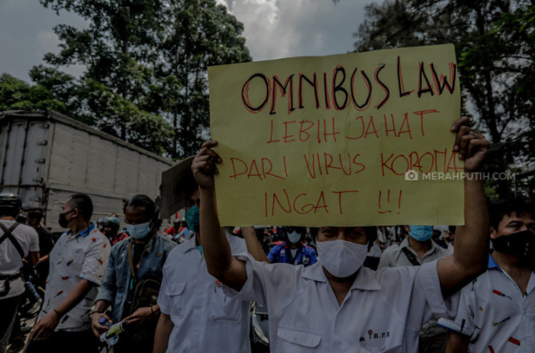 Satgas Belum Gunakan UU Kekarantinaan Buat Larang Buruh Demo