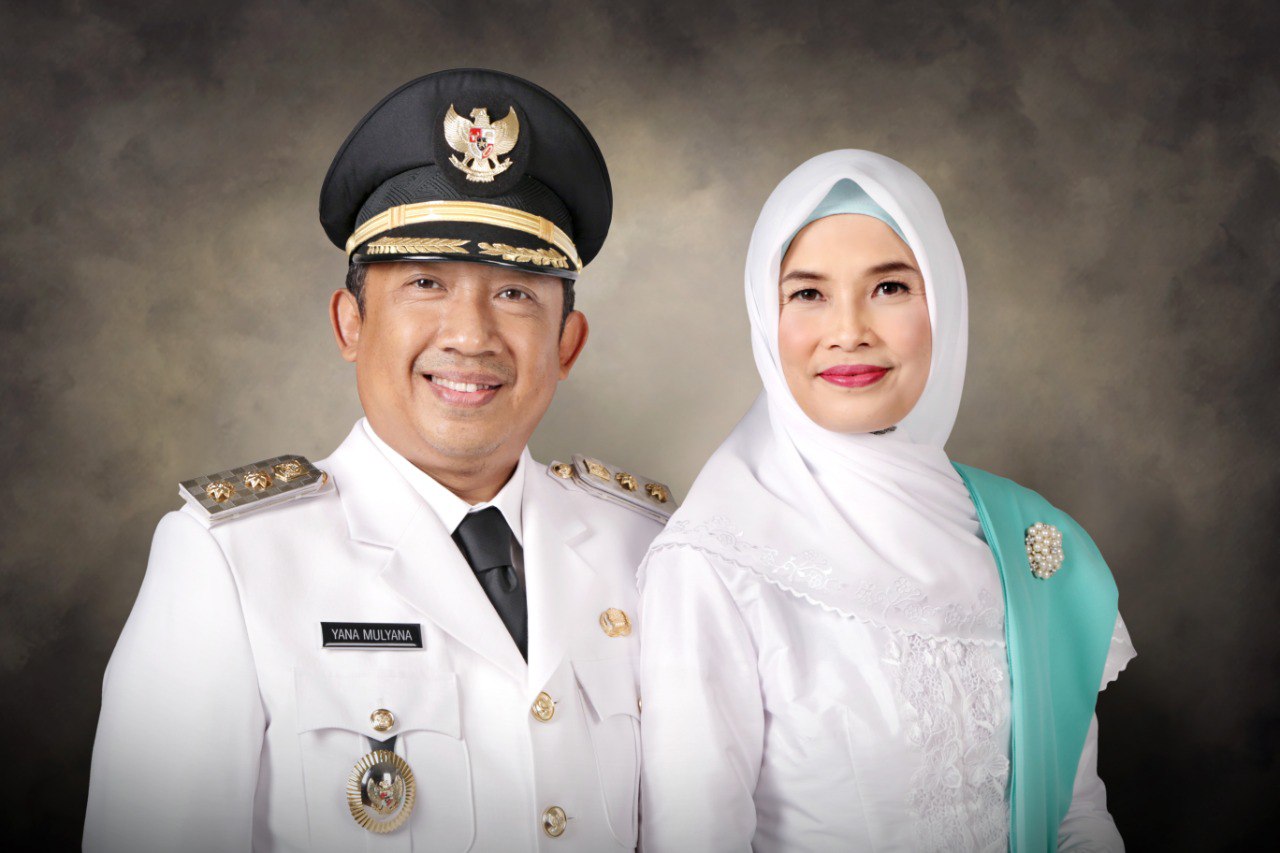 Ridwan Kamil Lantik Yana Mulyana Jadi Wali Kota Bandung