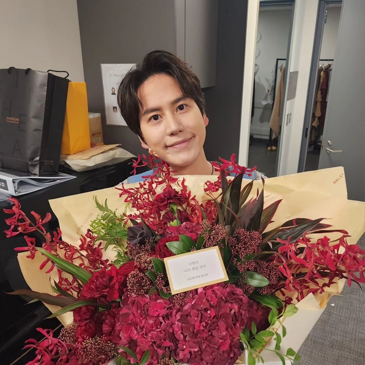 Kyuhyun memulai kariernya di industri hiburan Korea Selatan setelah debut dengan boy band Super Junior tahun 2006. (Foto: Instagram/@Gyuram88)