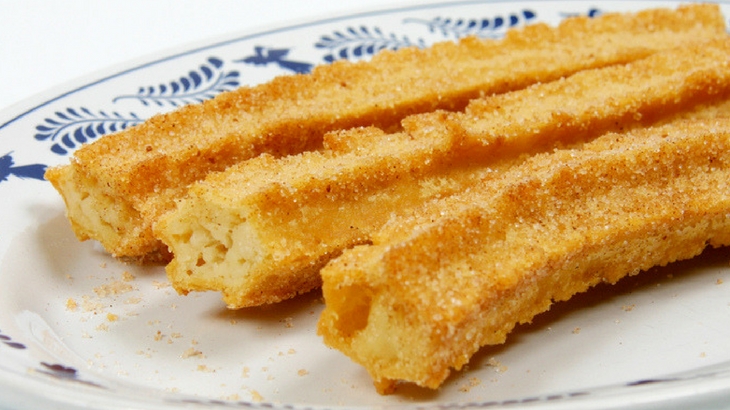 Gampangnya Membuat Churros, Camilan yang Populer di Spanyol