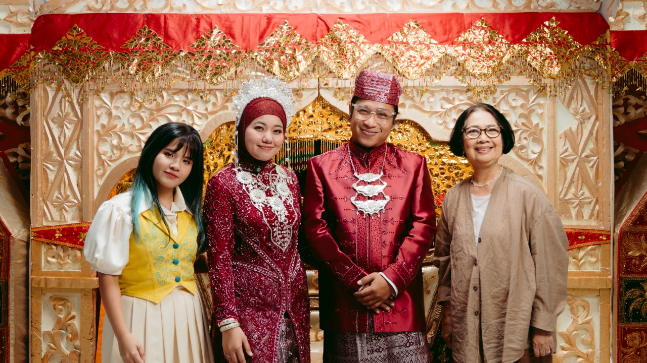 Idgitaf Rilis Video Musik 'Sedia Aku Sebelum Hujan', Hadirkan Kisah Menyentuh Perjalanan Cinta Praz Teguh dan Pasangan