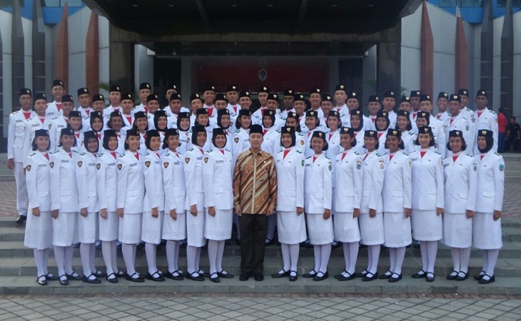 Paskibraka dan Menpora Imam Nahrawi