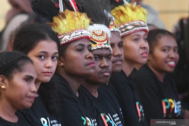 Keberagaman Mempererat Masyarakat Papua
