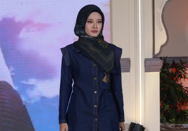 Denim Modest Wear Jadi Tren Bukber, Koleksi Khanza Maryam Curi Perhatian di Ramadan Rhapsody 2026