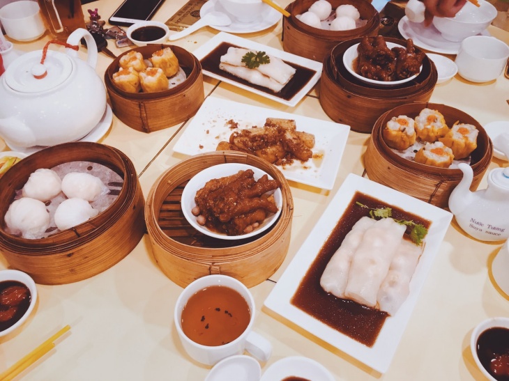 Siomay dimsum juga marak dijual selama pandemi. (Foto unsplash/Van Thanh)