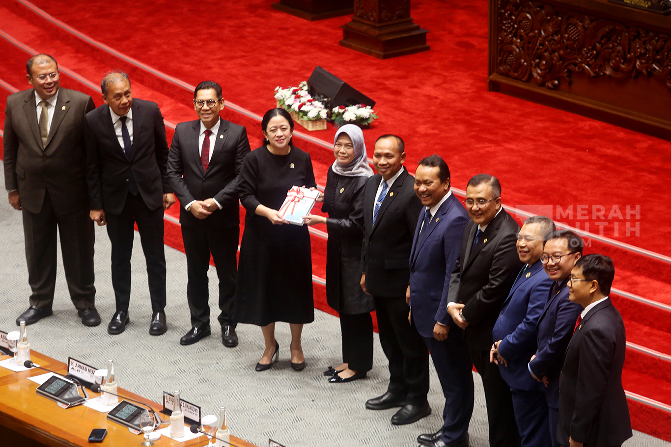 BPK Serahkan IHPS I Tahun 2024 dalam Rapat Paripurna DPR 