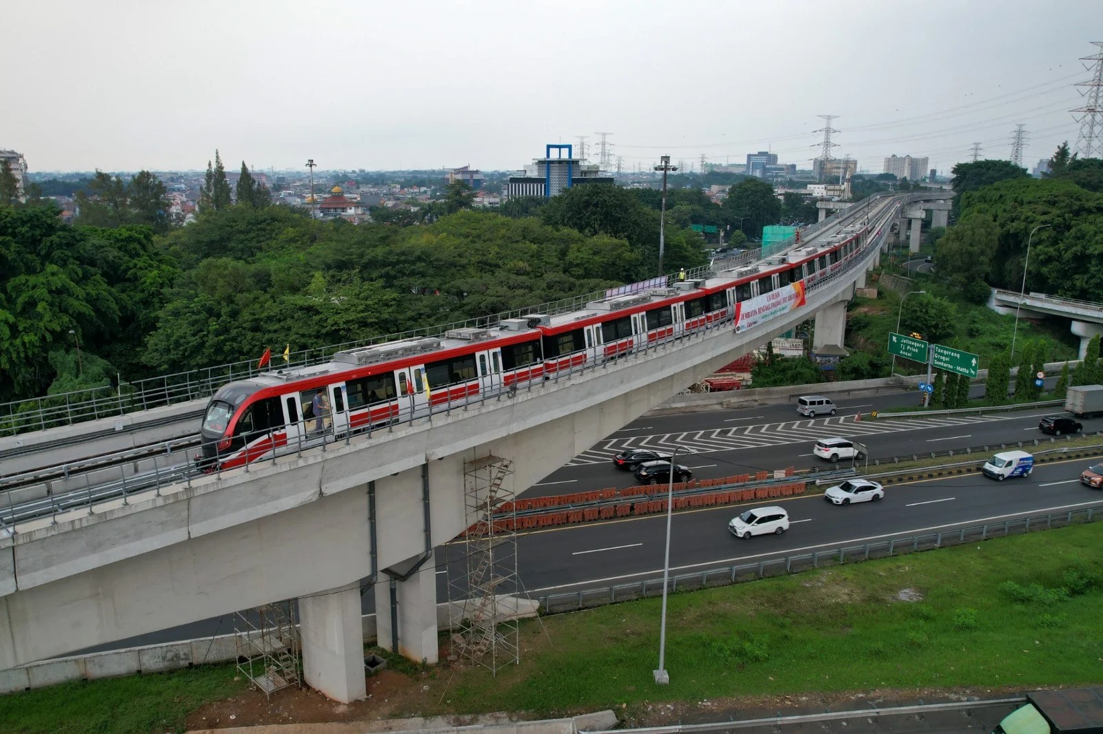 Jumlah pengguna LRT Jabodebek meningkat