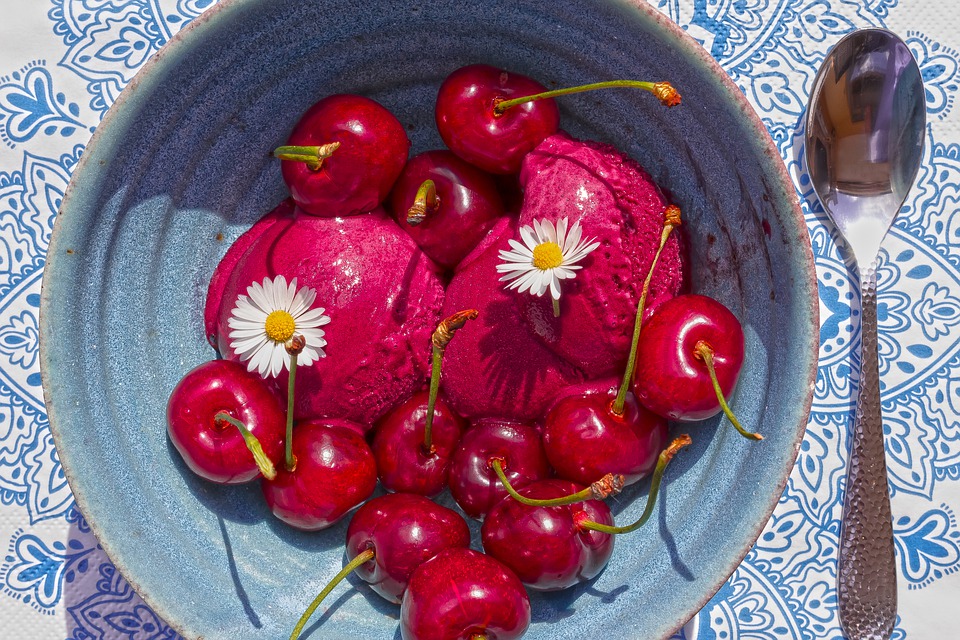 Bahan dasar sorbet adalah buah-buahan. (Foto: Pixabay stux)