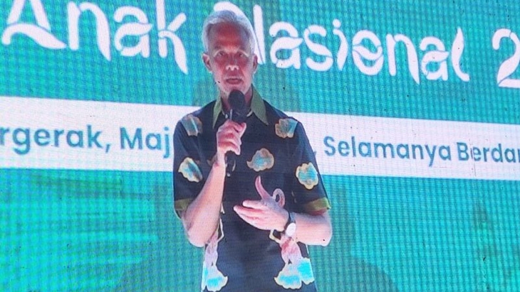 Baju Kampanye Hitam Putih Buktikan Kedekatan Jokowi-Ganjar