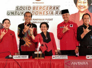 H+1 Jadi Capres PDIP, Ganjar Salat Id Bareng Jokowi di Solo
