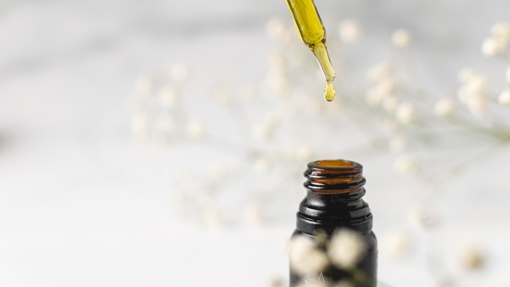 Produk Kecantikan Mengandung Minyak Tidak Menghidrasi Kulit