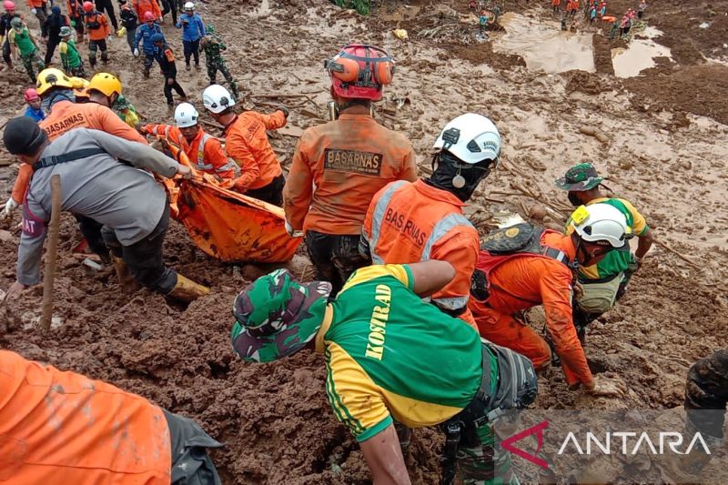 Jenazah Ibu dan Anak Korban Gempa Cianjur Ditemukan Berpelukan