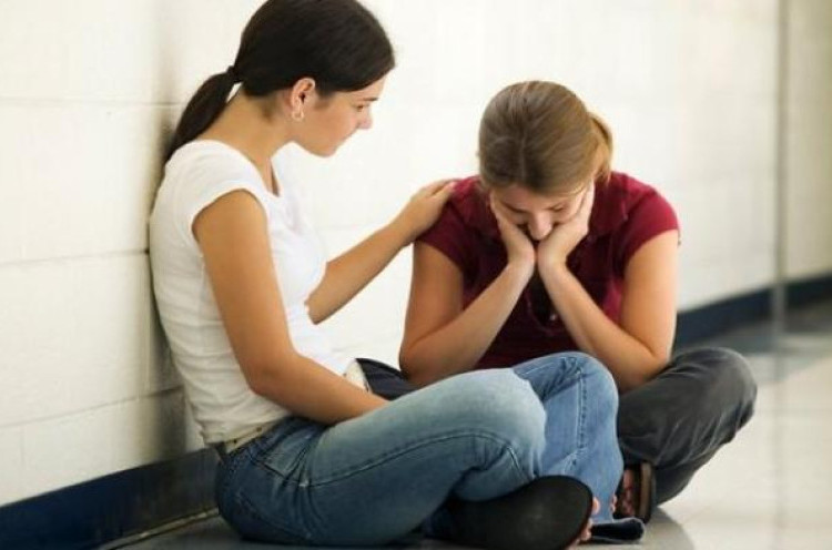 4 Cara Membantu Teman atau Saudara yang Sedang Depresi