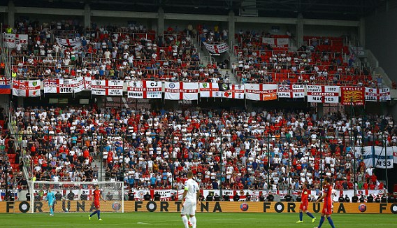 Buntut 'Salam Nazi', Suporter Inggris Terpaksa Menonton Sisa Pertandingan The Three Lions Dari Balik Penjara