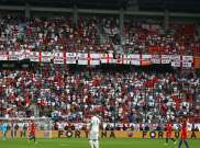 Buntut 'Salam Nazi', Suporter Inggris Terpaksa Menonton Sisa Pertandingan The Three Lions Dari Balik Penjara
