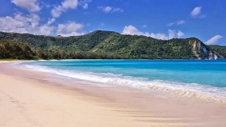 Kamu Menyesal Jika Tidak Mengunjungi Lima Pantai Unik Ini