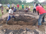Jenazah Terduga Teroris Dimakamkan di Area Korban Bom Gereja, Warga: Gila Itu Polisi 