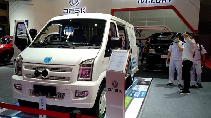 DFSK Pamerkan Mobil Listrik Segmen Komersial di IIMS Hybrid 2021