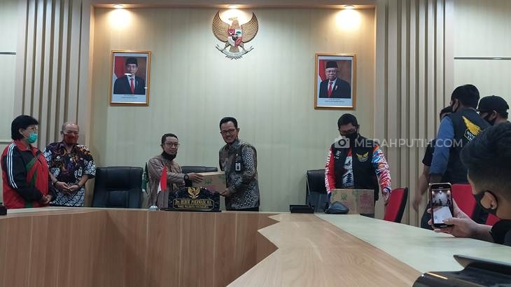 Guru Honorer di Yogyakarta Dapat Bantuan Sembako