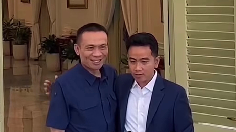 Gibran Temui Rismon Sianipar di Istana Wapres, Sebut 'Kita Saudaraan' Usai Minta Maaf ke Jokowi