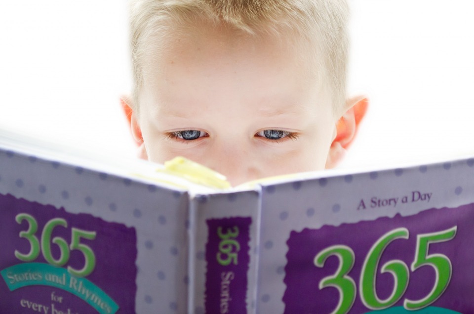 Buku cerita anak-anak. (Foto: Pixabay/PublicDomainPictures)