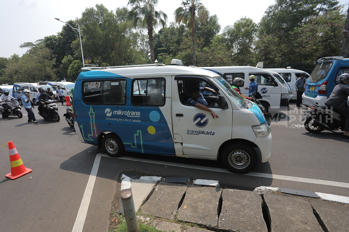Prioritas Kenyamanan Publik, Pramono Beri Peringatan Keras Sopir JakLingko dan Percepat Penambahan Unit 