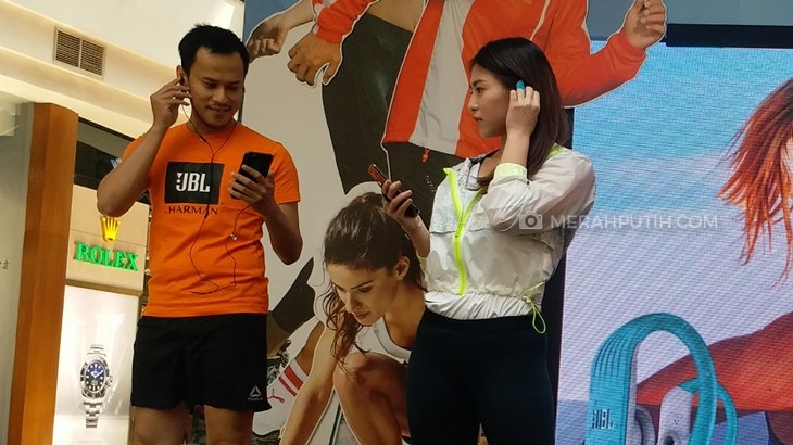 Olahraga Sambil Mendengarkan Musik dengan Gear yang Tepat