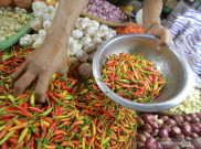 Warga Hadapi Lonjakan Harga dan Permintaan Bahan Pokok