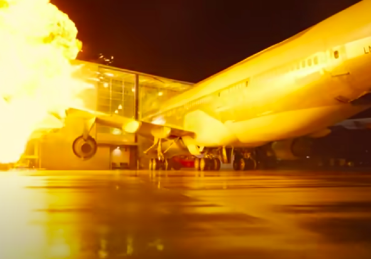 Anti CGI, Christopher Nolan 'Hancurkan' Pesawat 747 di Film 'Tenet'