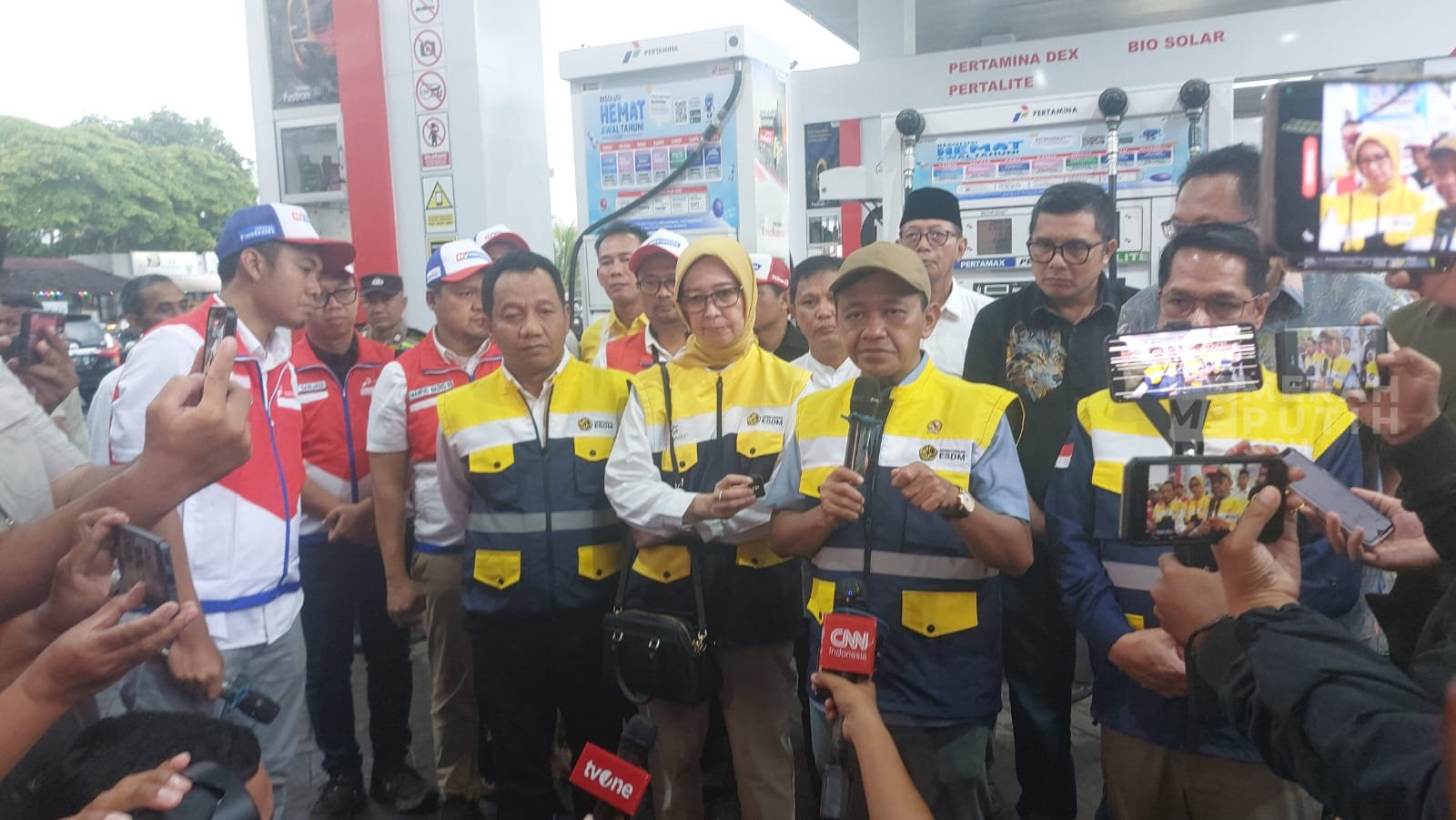Cek Stok BBM di SPBU di Karanganyar, Bahlil Ajak Masyarakat Hemat Energi di Tengah Konflik Timur Tengah