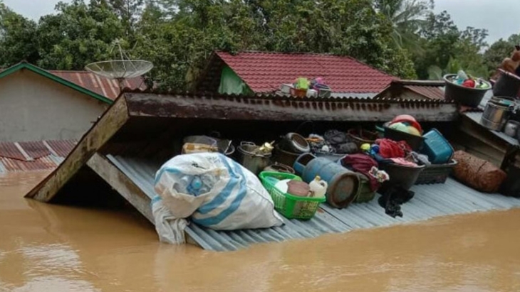 Kondisi banjir yang merendam ribuan rumah di sejumlah kecamatan di Kabupaten Kapuas Hulu, Provinsi Kalimantan Barat, Kamis (15/7/2021). (FOTO ANTARA/HO-BPBD Kapuas Hulu)