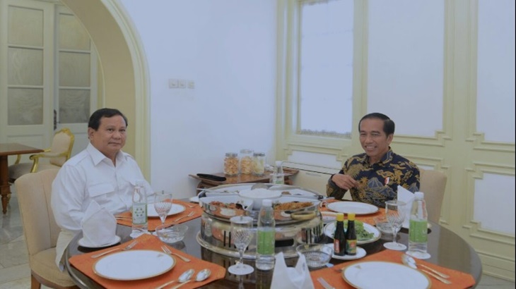 Jokowi dan Prabowo saat bertemu di Istana