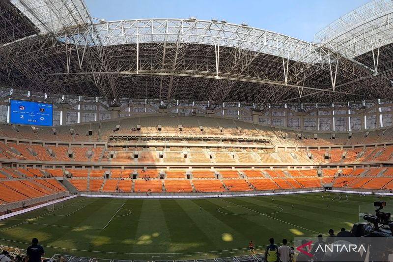 Penampakan Jakarta International Stadium (JIS), Jakarta, saat laga pembuka International Youth Championship (IYC) 2021, yang mempertemukan tim U-18 Atletico Madrid dan U-18 Bali United, digelar, pada Rabu (13/4/2022). JIS menjadi tempat pelaksanaan IYC 2021 pada 13-19 April 2022. (ANTARAMichael Siahaan)