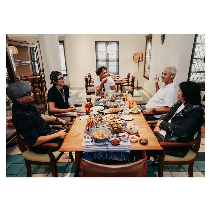 Slank Makan Siang dengan Ganjar, Netizen: Dua Kali Jokowi Didukung Slank dan Menang