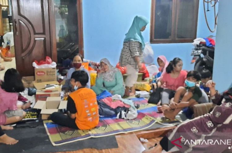 Korban Longsor dan Banjir di Ciganjur Butuh Bantuan Pakaian