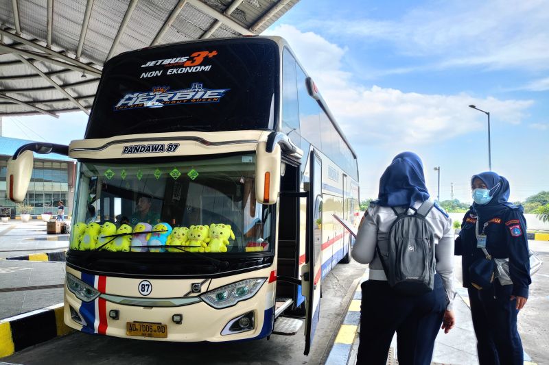 Terminal Pulo Gebang dan Kampung Rambutan Aktifkan Amari Bantu Pemudik yang Tiba Malam Hari