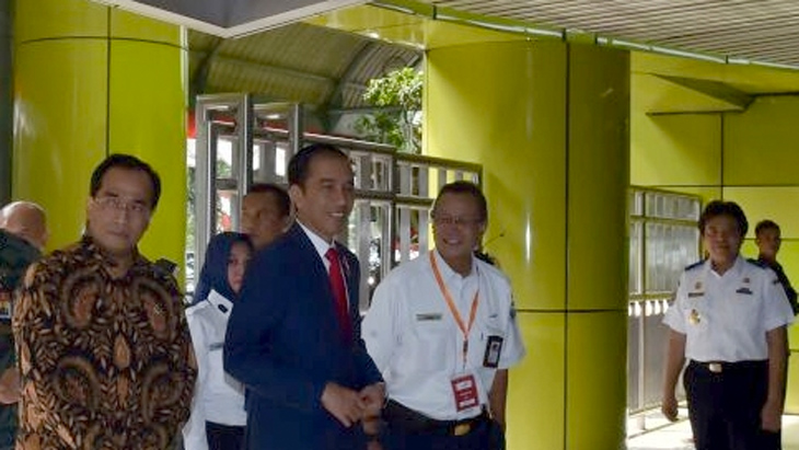 Rayakan Idul Adha di Sukabumi, Presiden Jokowi Naik Kereta Api 