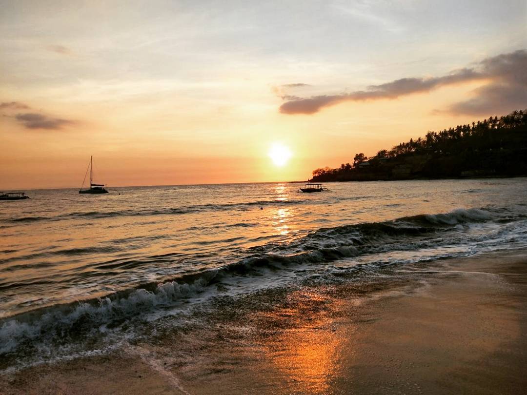 Pantai Senggigi (Instagram/kkyraz_86)