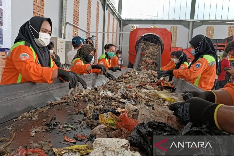 Libur Lebaran, Produksi Sampah Jaksel Turun 500 Ton