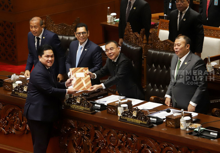 Rapat Paripurna DPR Sahkan RUU BUMN Menjadi UU BUMN