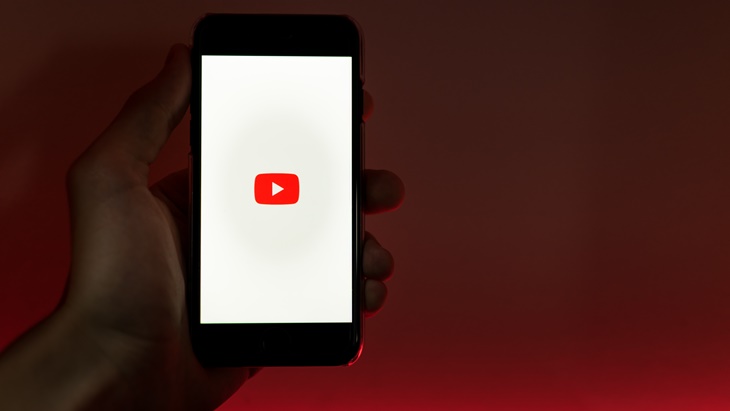 YouTube Sertakan Watermark pada Video Shorts yang Diunduh