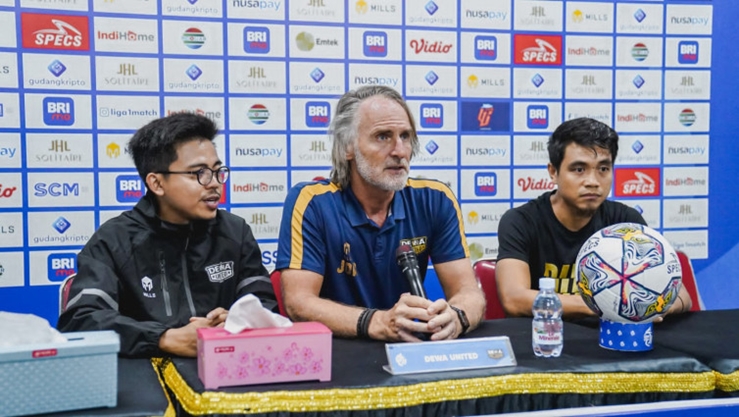Jan Olde Riekerink Optimistis di Laga Perdana Bersama Dewa United FC Vs Persis