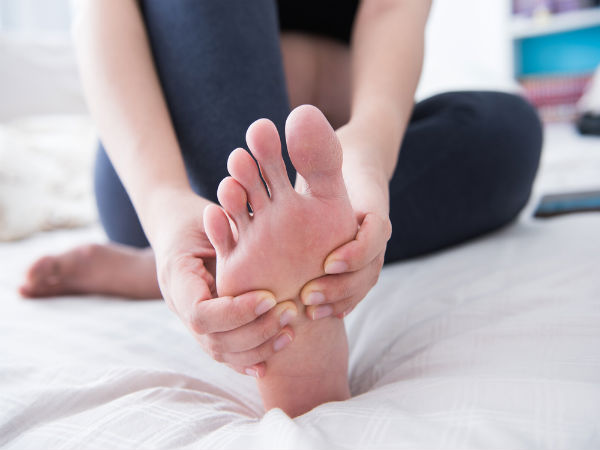 Tangan dan kaki dingin (Foto: Boldsky)
