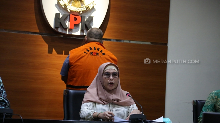 Wakil Ketua KPK Lili Pintauli Siregar dalam jumpa pers di gedung KPK, Kuningan, Jakarta, Rabu (11/11). (Foto: MP/Ponco Sulaksono)