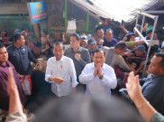 Prabowo Dampingi Jokowi Blusukan ke Pasar Bululawang Malang