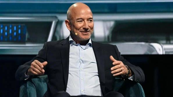 Konsorsium Investor Ajak Jeff Bezos Akuisisi Saham Liverpool, FSG Buka Peluang?