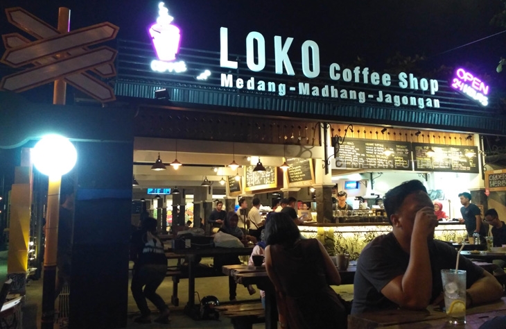 Asyiknya Ngopi Bareng 'Presiden' di Loko Coffee Shop